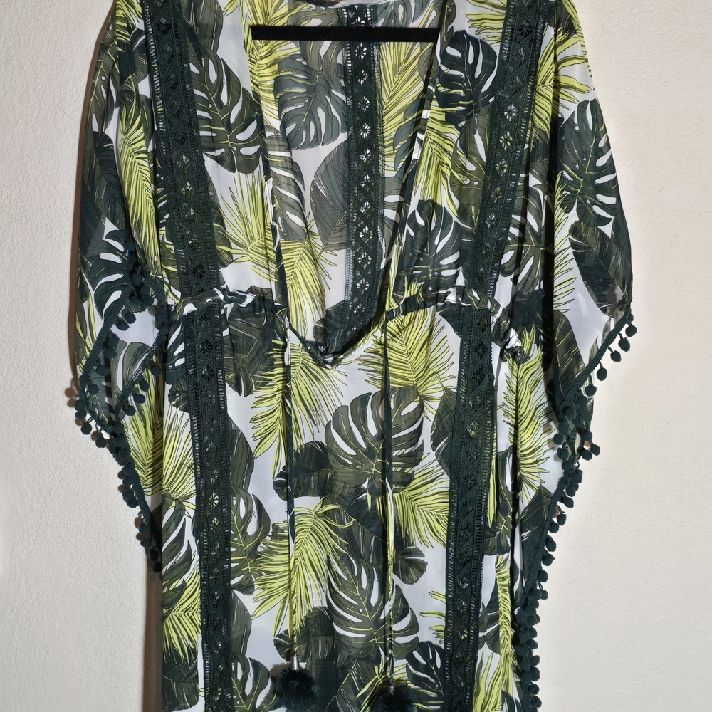 Leaf Patterned Kimono with Pom Pom Trim